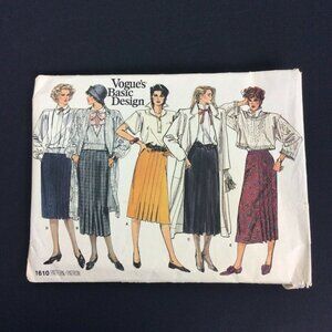 Vintage 1982 Vogue Basic Design Sewing Pattern #1610 Misses Skirt Size 8